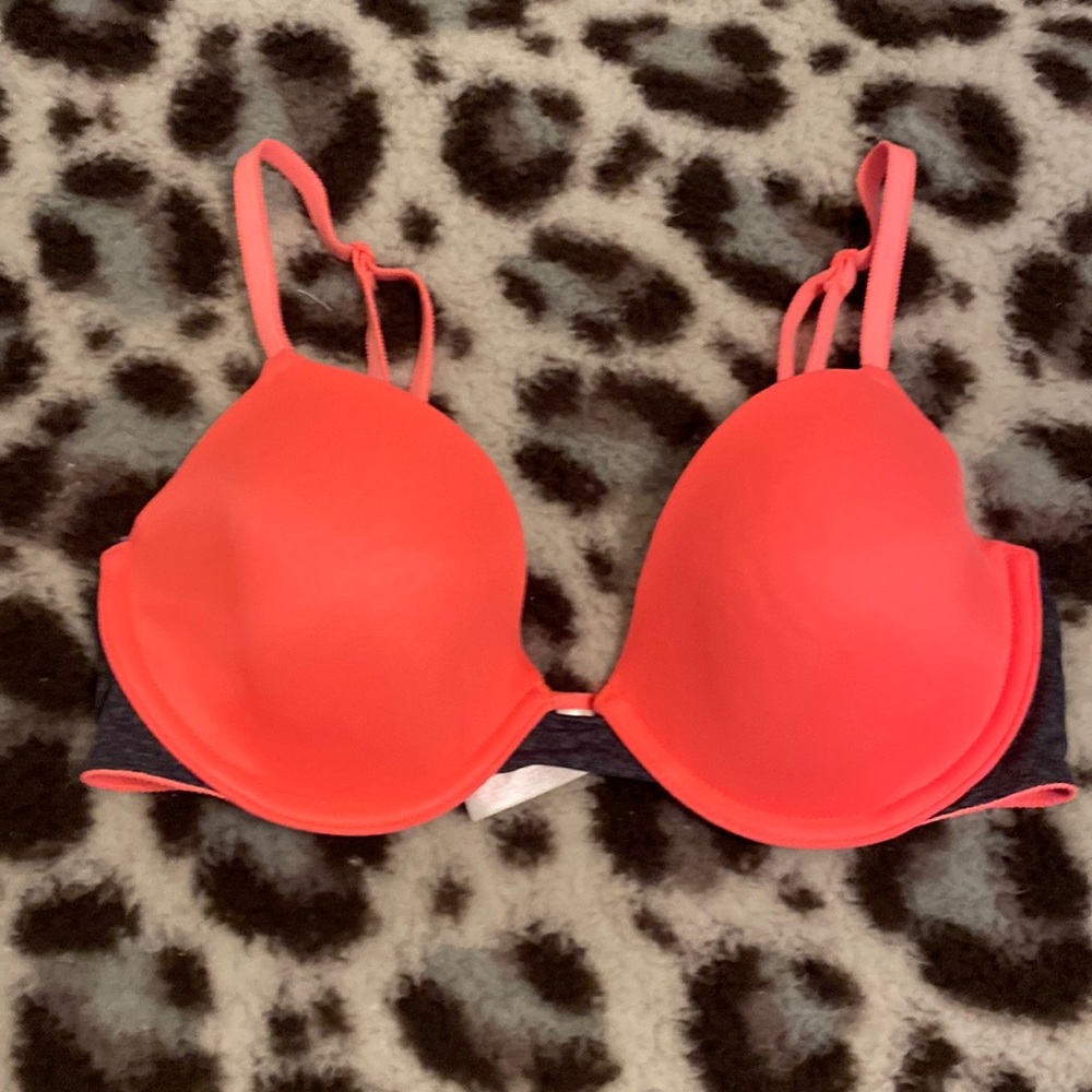 GUC PINK Victoria’s Secret bra. Size 34C.